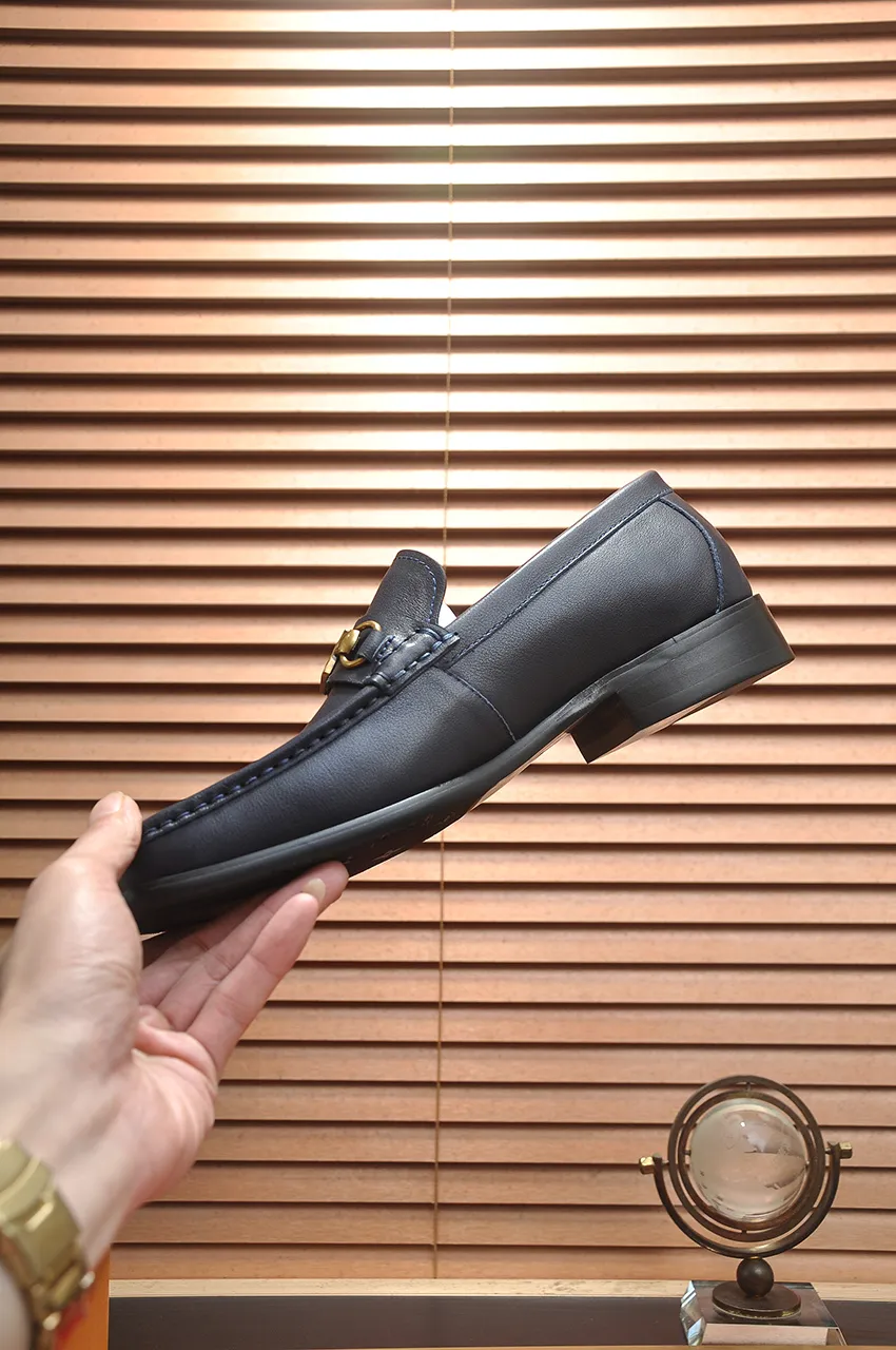Men's men's shoes 💰520💶 [LV] (original single cowhide lining) 🍀LV's latest genuine leather business suit shoes are launched simultaneously on the official website. The first-layer cowhide imported from Italy is made of heavy gold, 💥official website 1:1 rubber outsole. Versatile to wear, high-end without losing class, and the color combination is extraordinary. This four-season style is alluring when worn on your feet, showing off your big-name flair. Standard code 38-45 (45 customized)